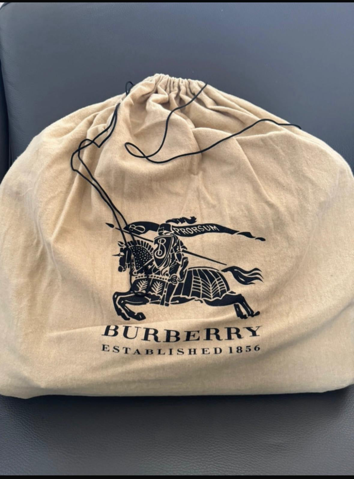 Torebka Burberry granat skóra z paskiem nowa