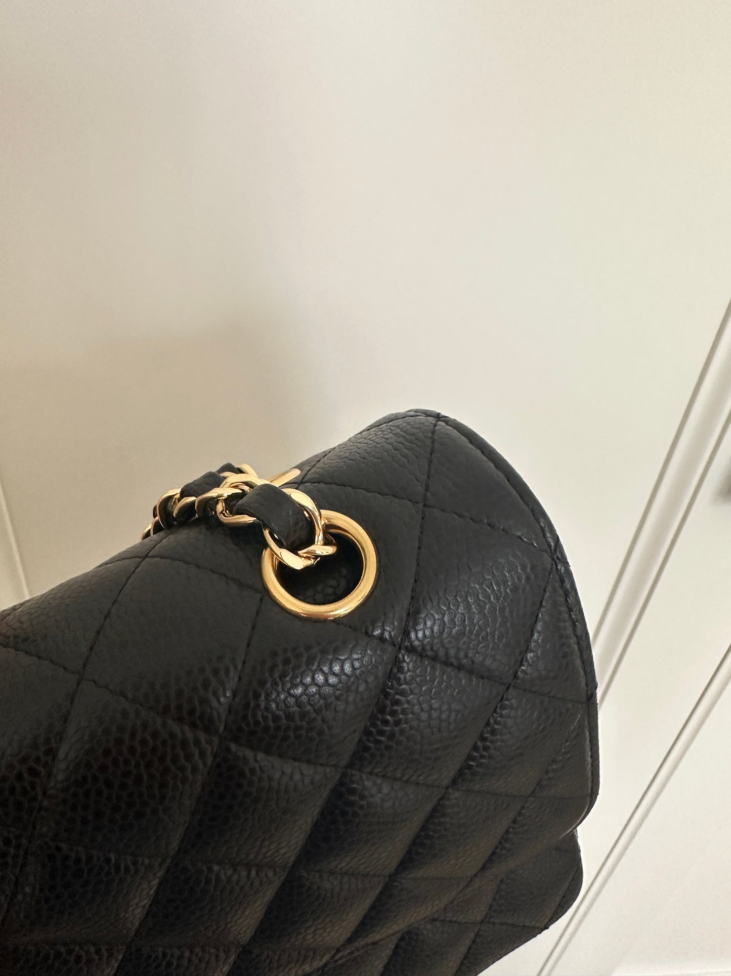 Chanel medium classic black caviar/gold hdw NEW 2022