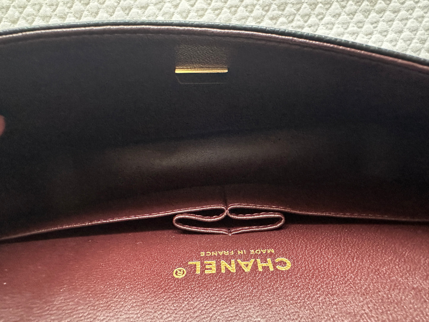 Chanel medium classic black caviar/gold hdw NEW 2022