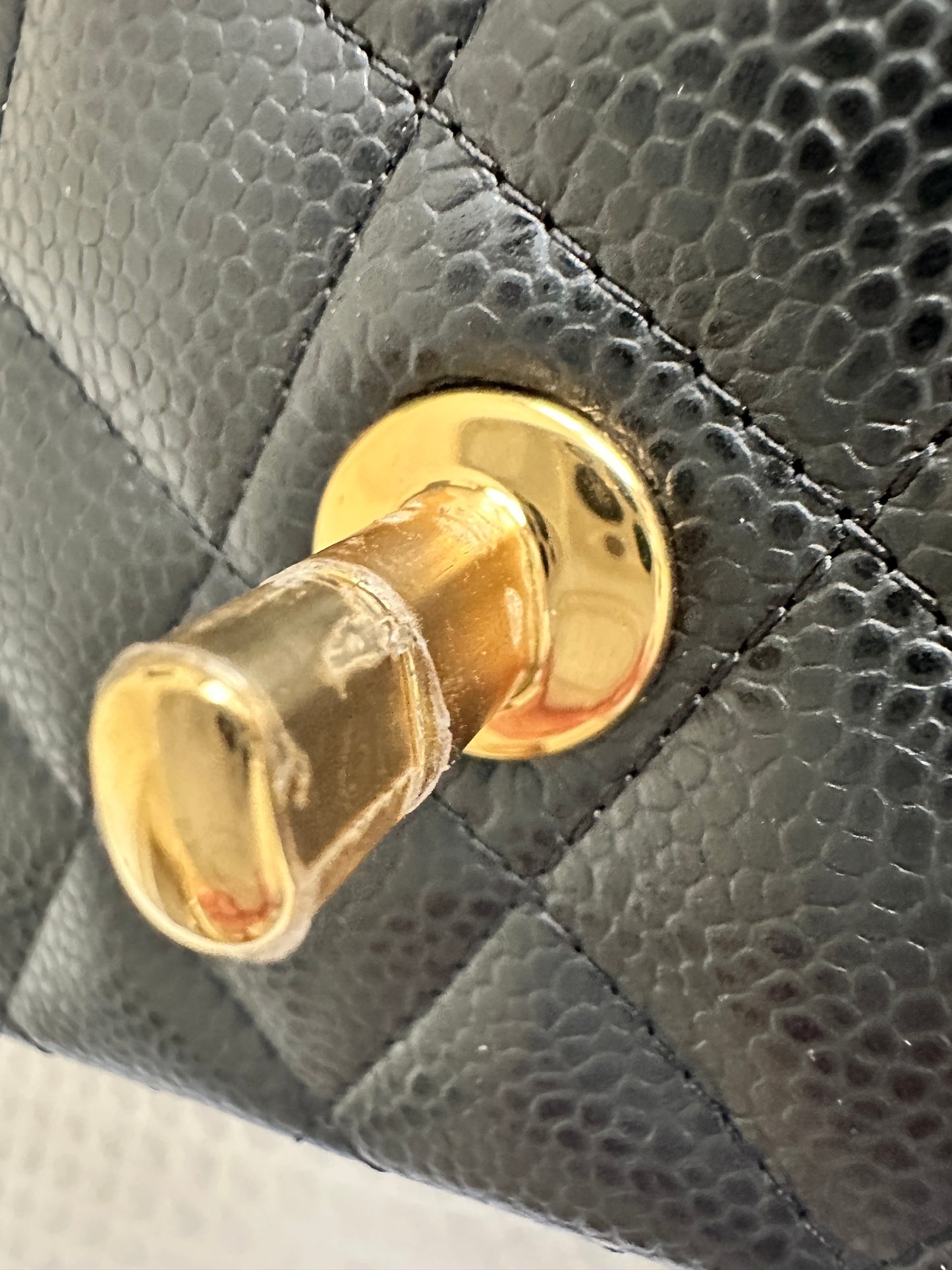 Chanel medium classic black caviar/gold hdw NEW 2022