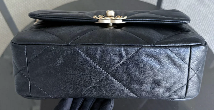 Torebka Chanel 19 small black/gold z rachunkiem