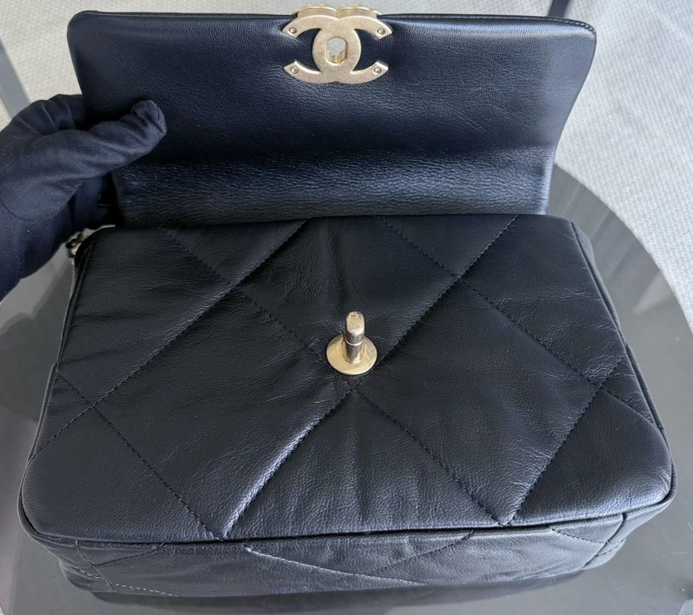 Torebka Chanel 19 small black/gold z rachunkiem