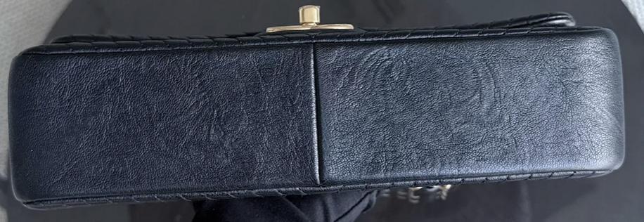 Torebka Chanel Surpique CC Herringbone Medallion Flap medium czarna/gold hdw
