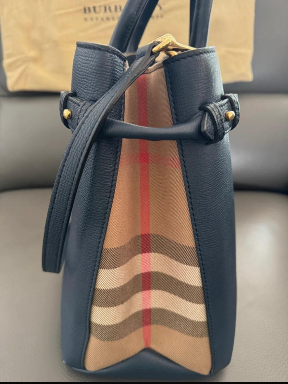 Torebka Burberry granat skóra z paskiem nowa