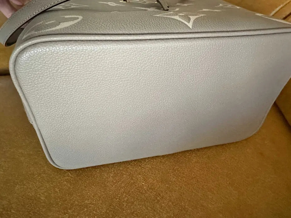 Torebka Louis Vuitton Neo Noe MM tourterelle/creme