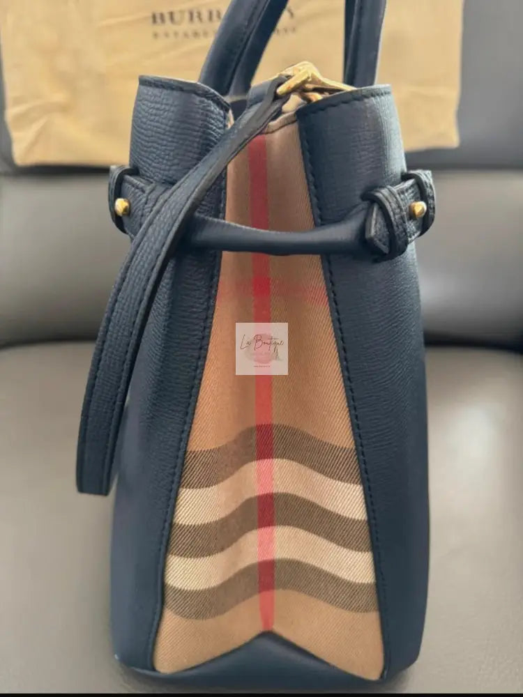 Torebka Burberry granat skóra z paskiem nowa