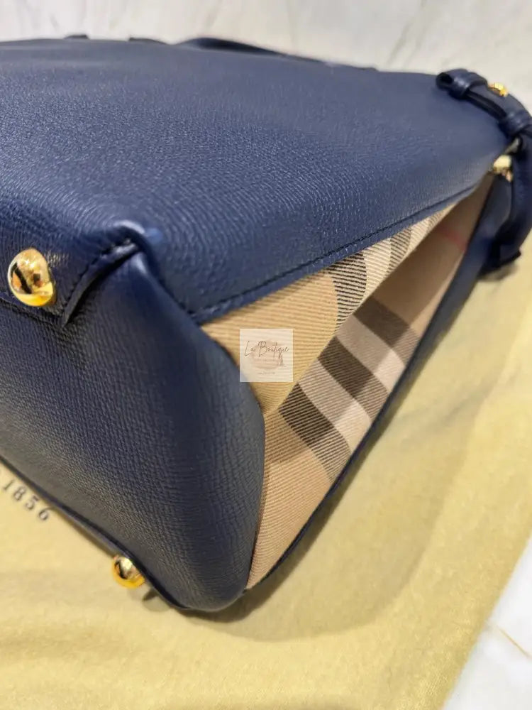 Torebka Burberry granat skóra z paskiem nowa