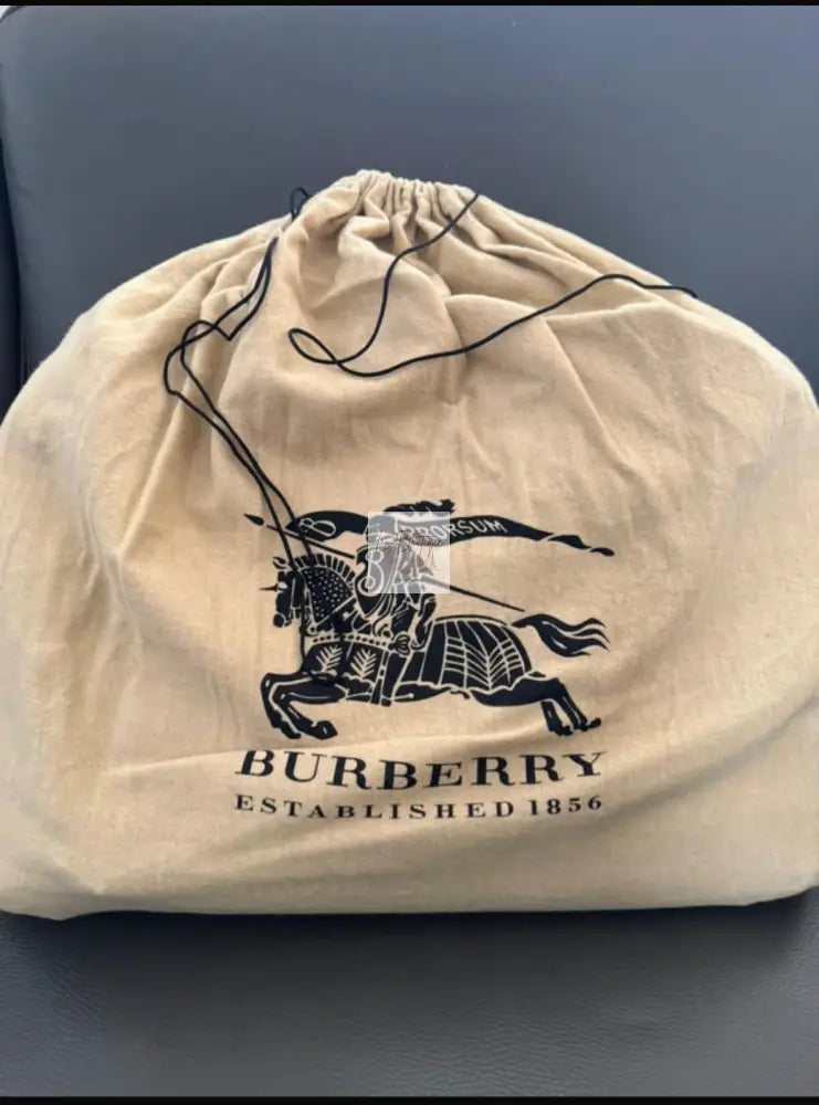 Torebka Burberry granat skóra z paskiem nowa