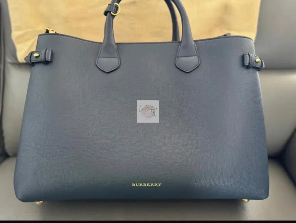 Torebka Burberry granat skóra z paskiem nowa