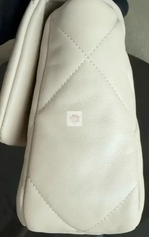 Torebka Chanel 19 small cream goatskin seria 30
