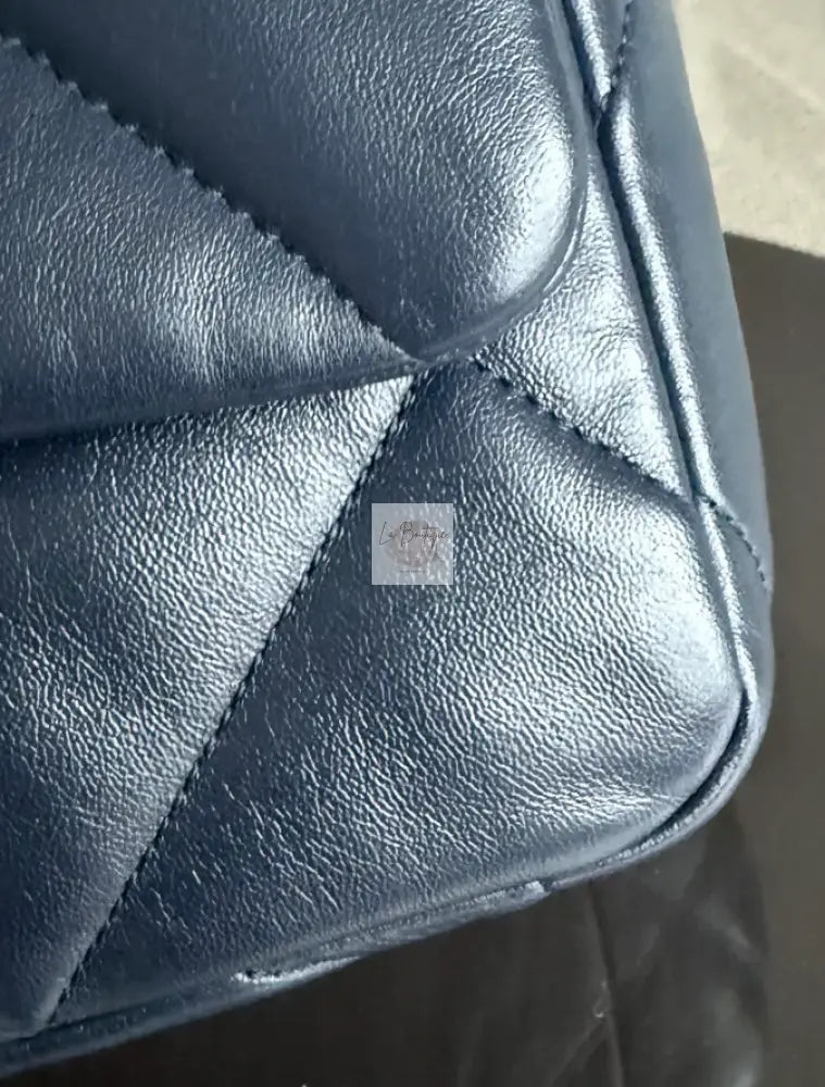 Torebka Chanel 19 small dark navy/gold hdw 2021 z rachunkiem