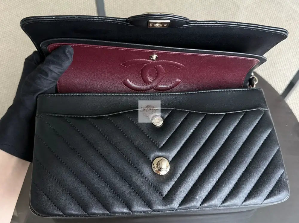 Torebka Chanel medium chevron lambskin black/light gold hdw NOWA 2019r.
