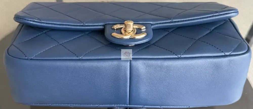 Torebka Chanel Resin Chain dark blue medium seria 29