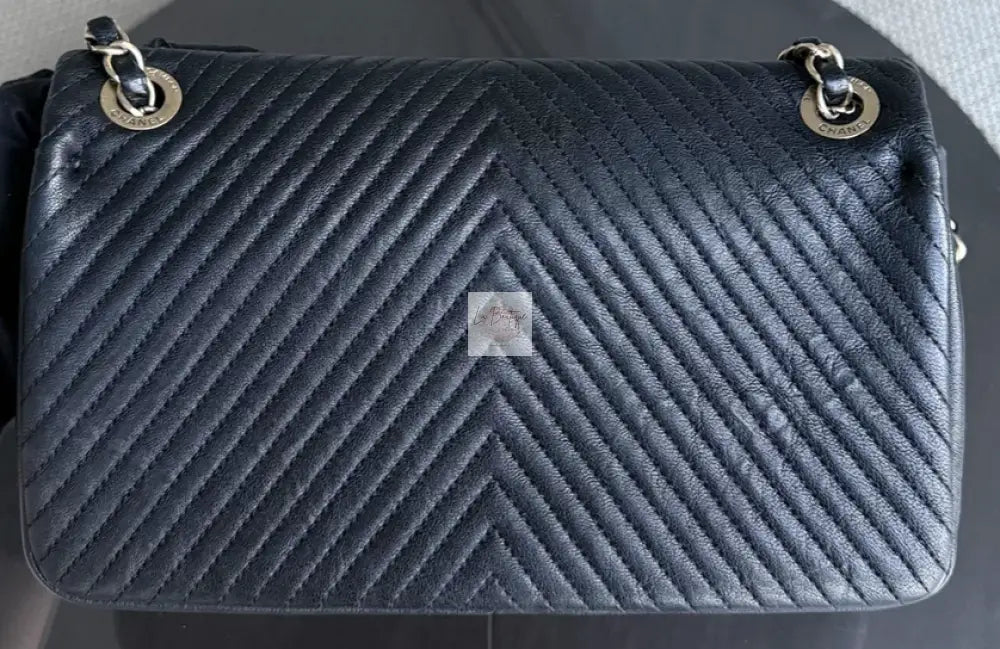 Torebka Chanel Surpique CC Herringbone Medallion Flap medium czarna/gold hdw