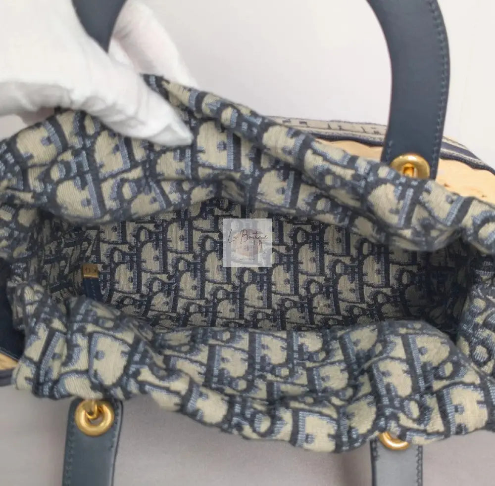 Torebka koszyk Lady Dior medium Blue Oblique Jacquard Natural Wicker/brushed gold