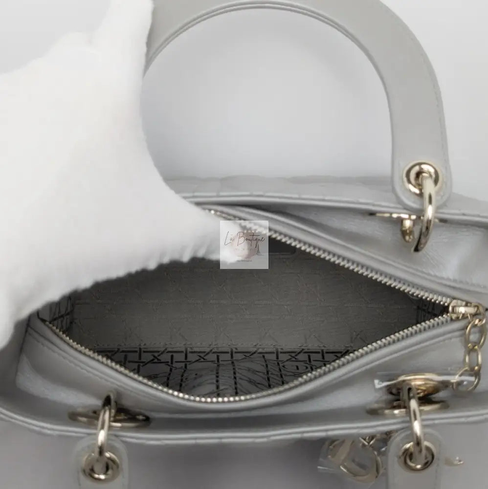 Torebka Lady Dior medium opal grey/light gold NOWA