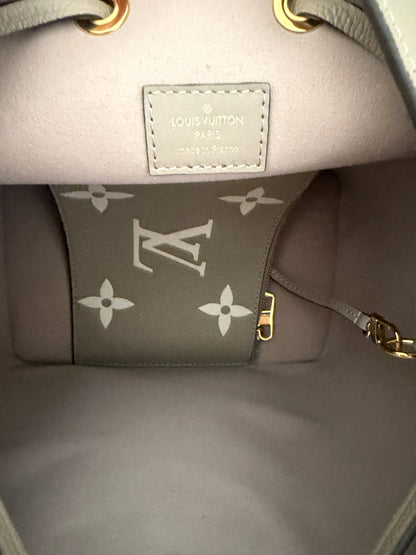Torebka Louis Vuitton Neo Noe MM tourterelle/creme