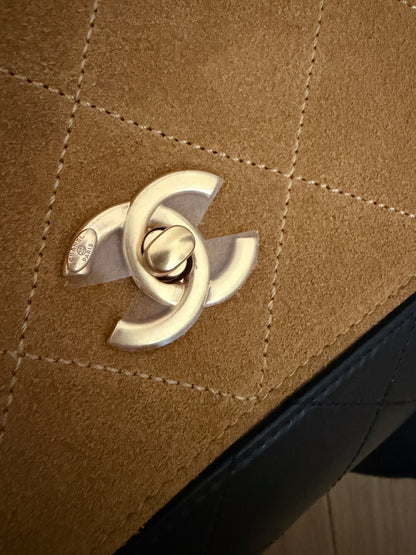 Torebka Chanel sezonal z klapką beige/black/gold New