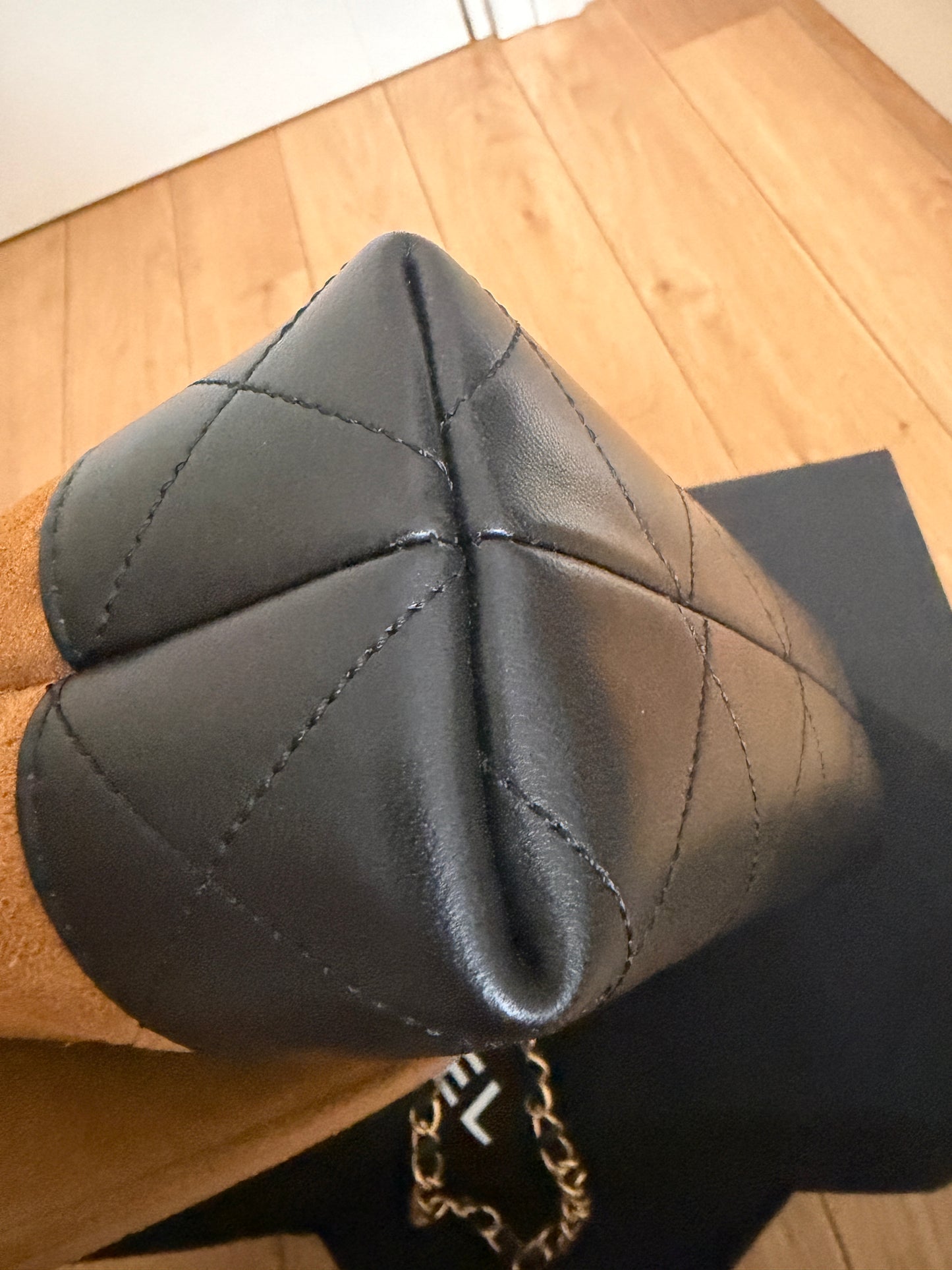 Torebka Chanel sezonal z klapką beige/black/gold New