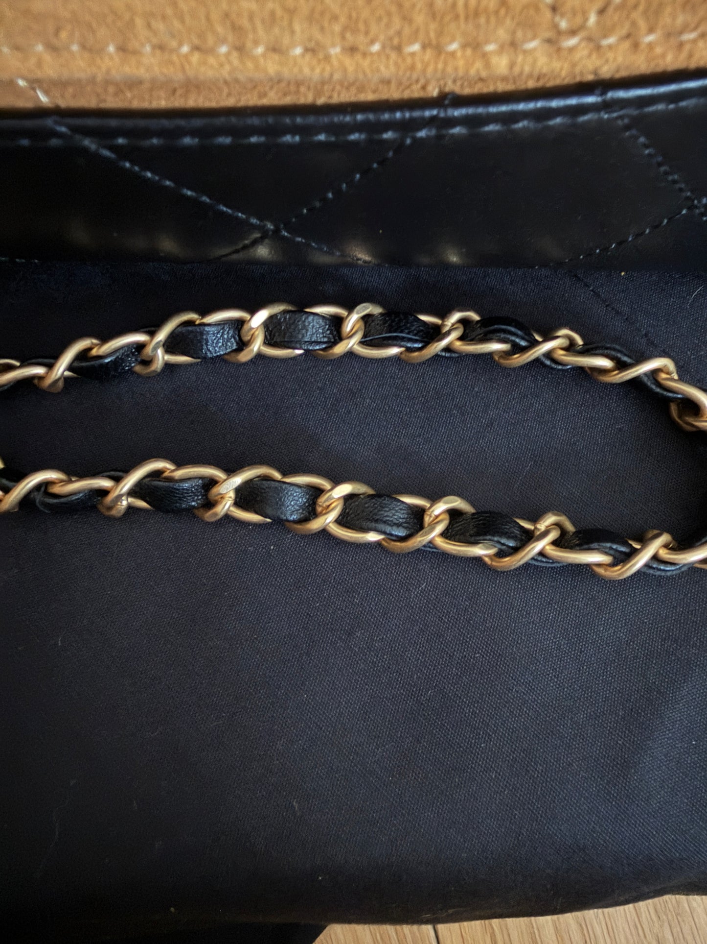 Torebka Chanel sezonal z klapką beige/black/gold New