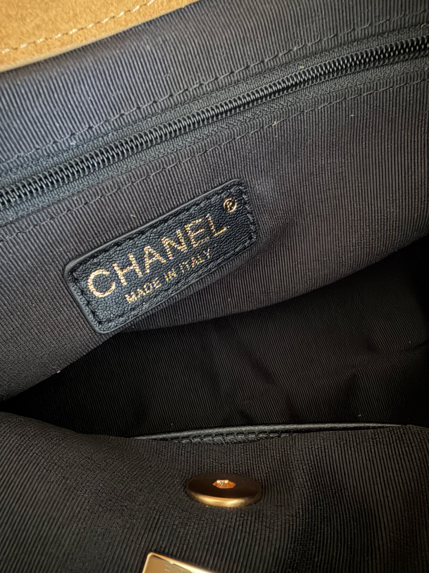 Torebka Chanel sezonal z klapką beige/black/gold New