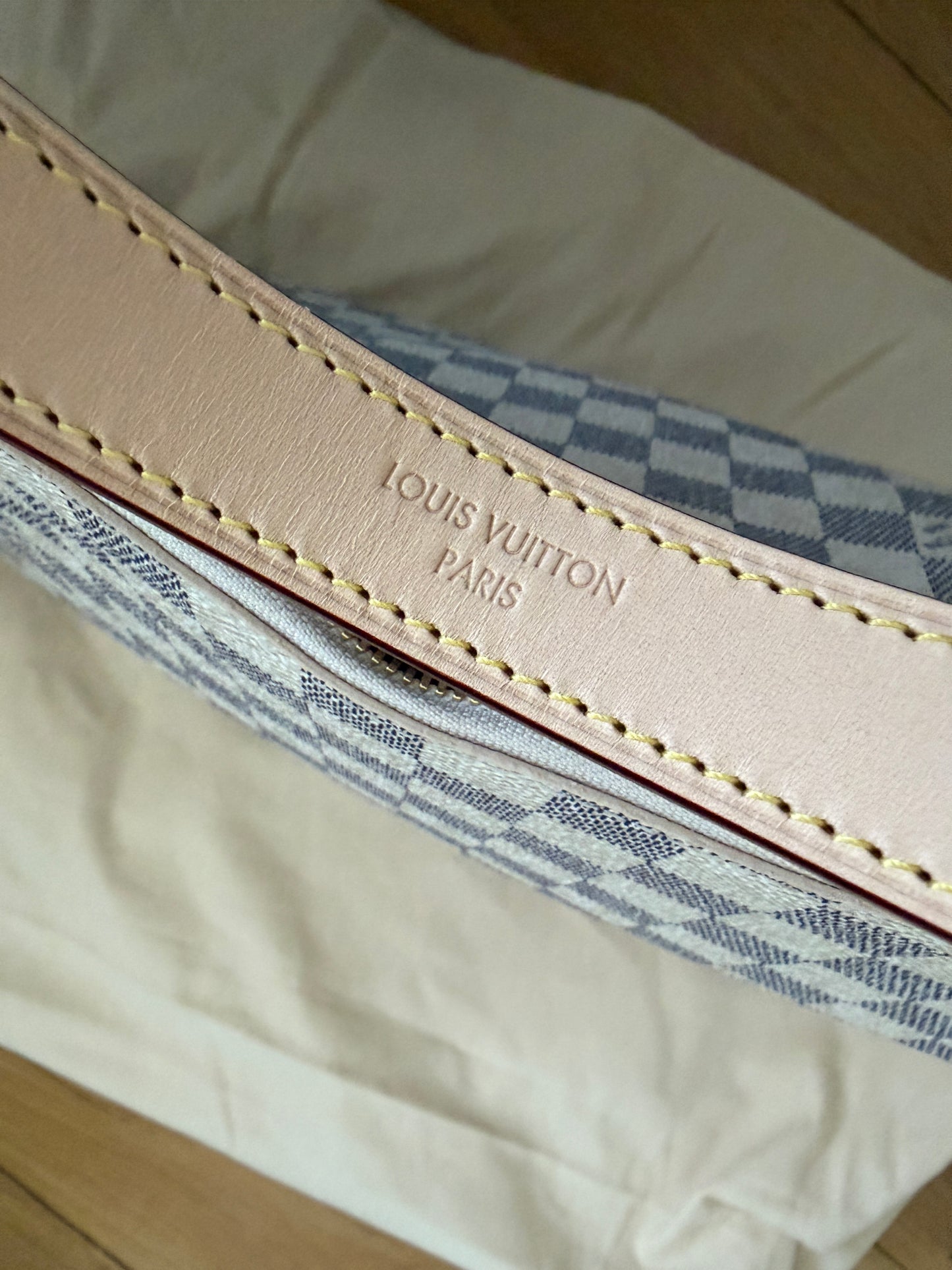 Torebka Louis Vuitton Slouchy MM Damier Azur kolekcja 2025