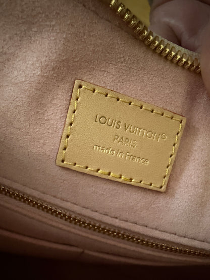 Torebka Louis Vuitton Slouchy MM Damier Azur kolekcja 2025