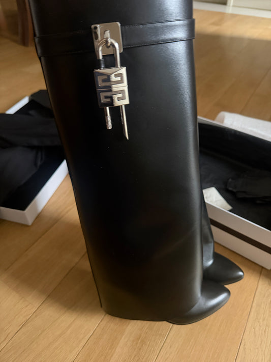 Kozaki Givenchy Shark Lock 38,5