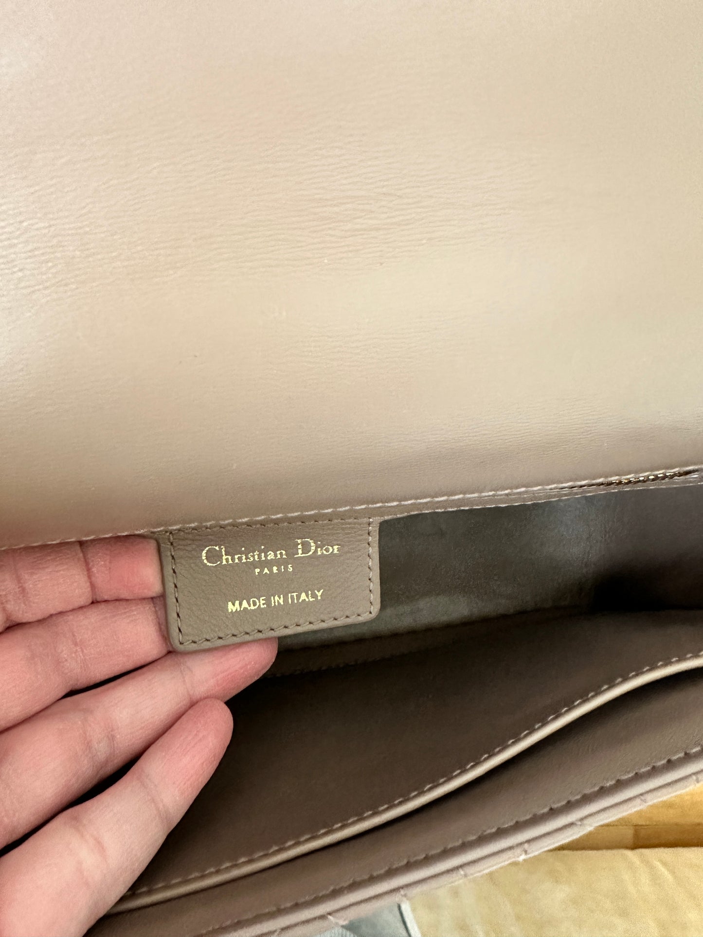 Torebka Dior Caro medium chłodny róż