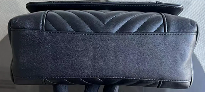 Sezonowa torebka Chanel black/gold hdw chevron small