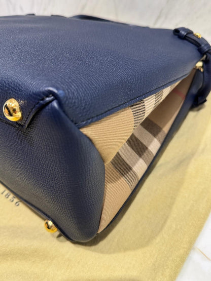 Torebka Burberry granat skóra z paskiem nowa