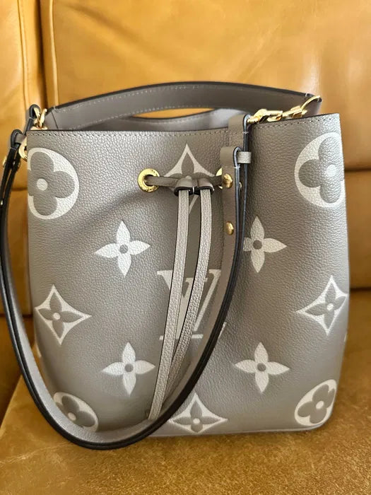 Torebka Louis Vuitton Neo Noe MM tourterelle/creme