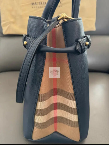 Torebka Burberry granat skóra z paskiem nowa
