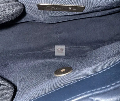 Torebka Chanel 19 small dark navy/gold hdw 2021 z rachunkiem
