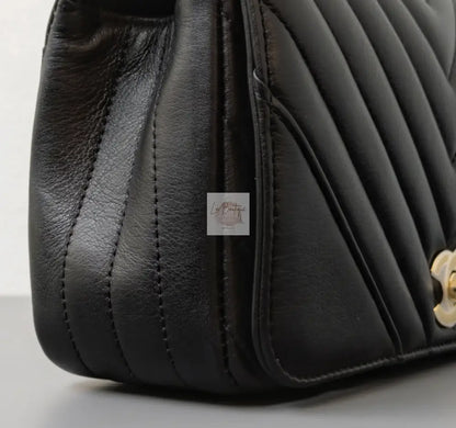 Torebka Chanel Chevron Mini | Black Lambskin Light Gold Hardware 2019 jak nowa