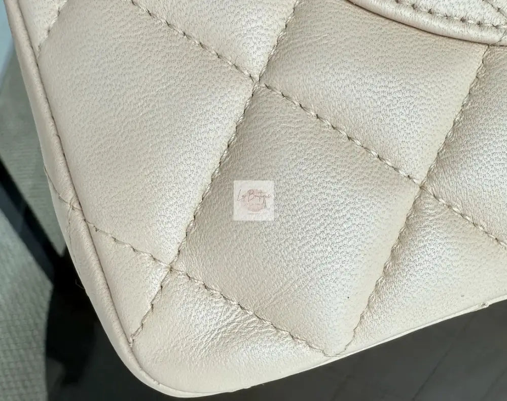 Torebka Chanel Classic Jumbo beige single flap
