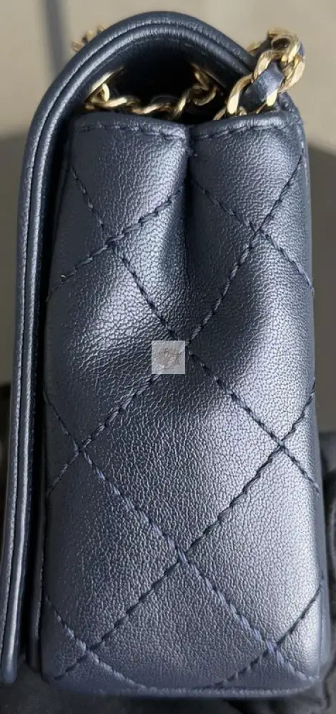 Torebka Chanel Mademoiselle small dark blue gold hdw seria 23