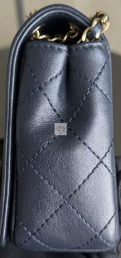 Torebka Chanel Mademoiselle small dark blue gold hdw seria 23