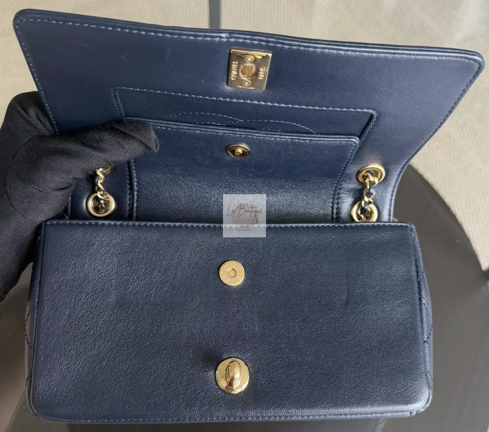 Torebka Chanel Mademoiselle small dark blue gold hdw seria 23