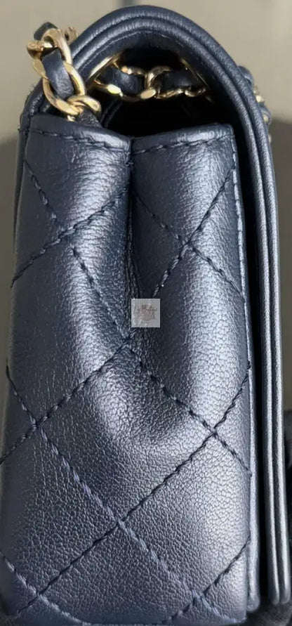 Torebka Chanel Mademoiselle small dark blue gold hdw seria 23