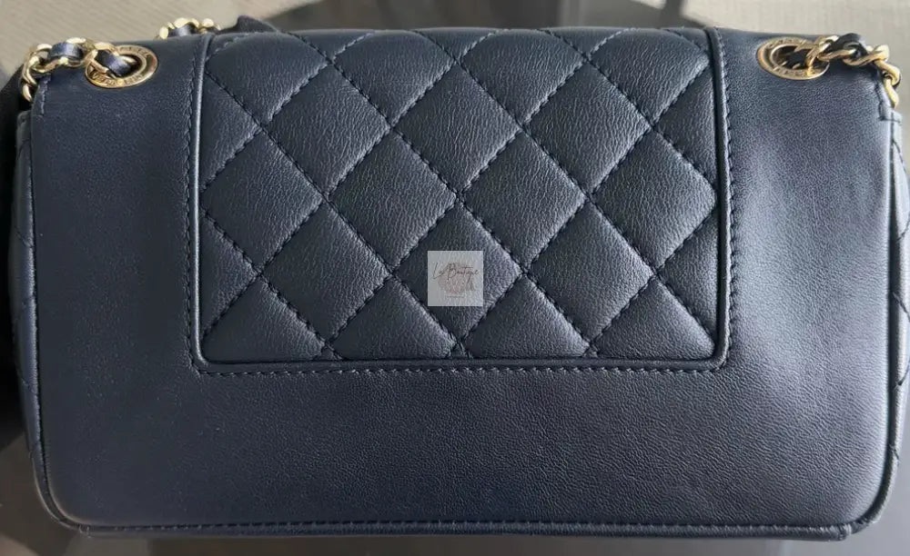 Torebka Chanel Mademoiselle small dark blue gold hdw seria 23