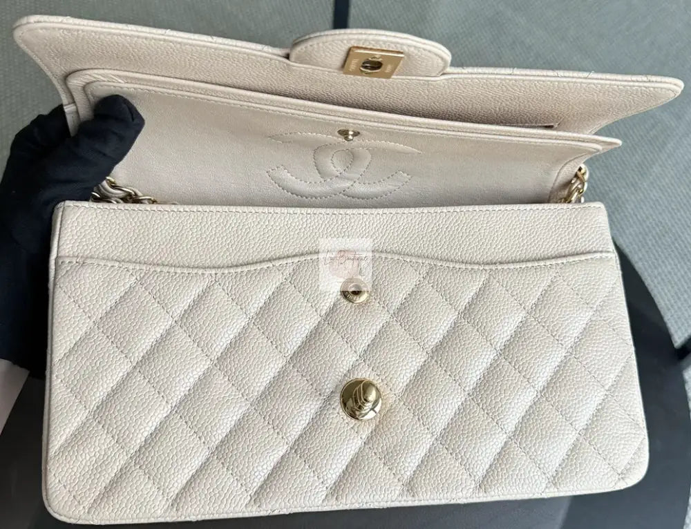 Torebka Chanel medium classic caviar beige/gold