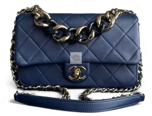 Torebka Chanel Resin Chain dark blue medium seria 29