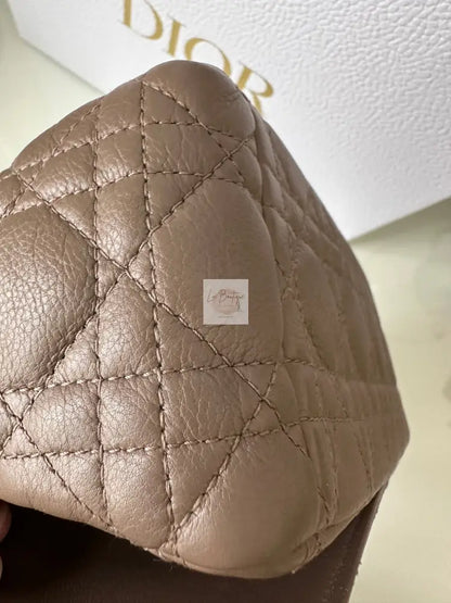 Torebka Dior Caro medium chłodny róż