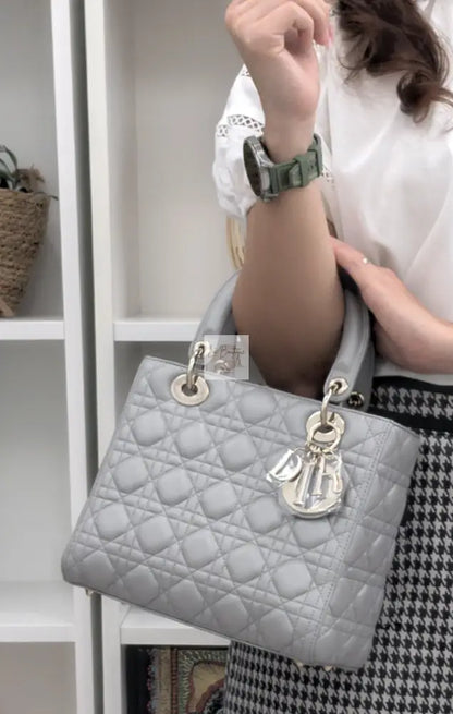 Torebka Lady Dior medium opal grey/light gold NOWA