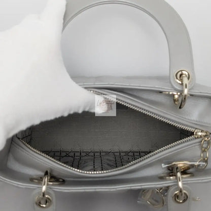 Torebka Lady Dior medium opal grey/light gold NOWA